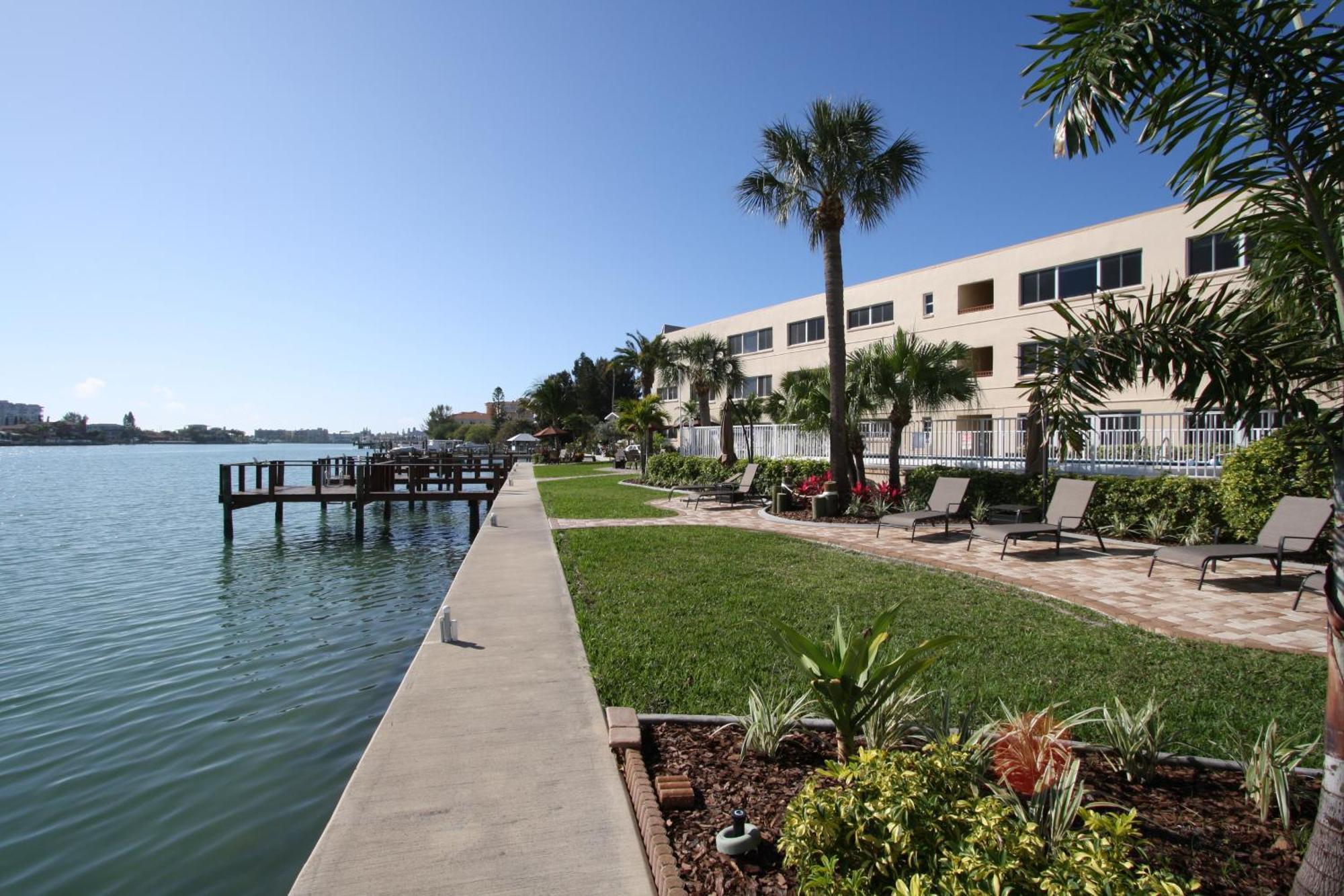 Westwinds Waterfront Resort St. Pete Beach Esterno foto